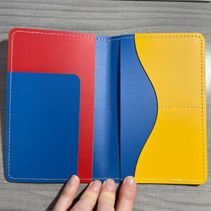 MoMA Recycled Leather Passport Case in Primary (NEW)